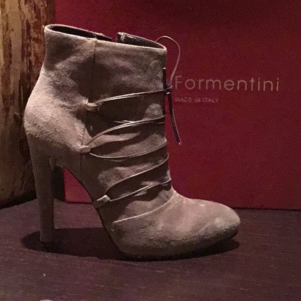 Shoes ankle high booties